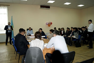 Творческий день: молодежная политика на производстве